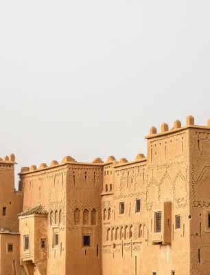 historical-casbah-taourirt-ouarzazate-morocco-with-white (2)